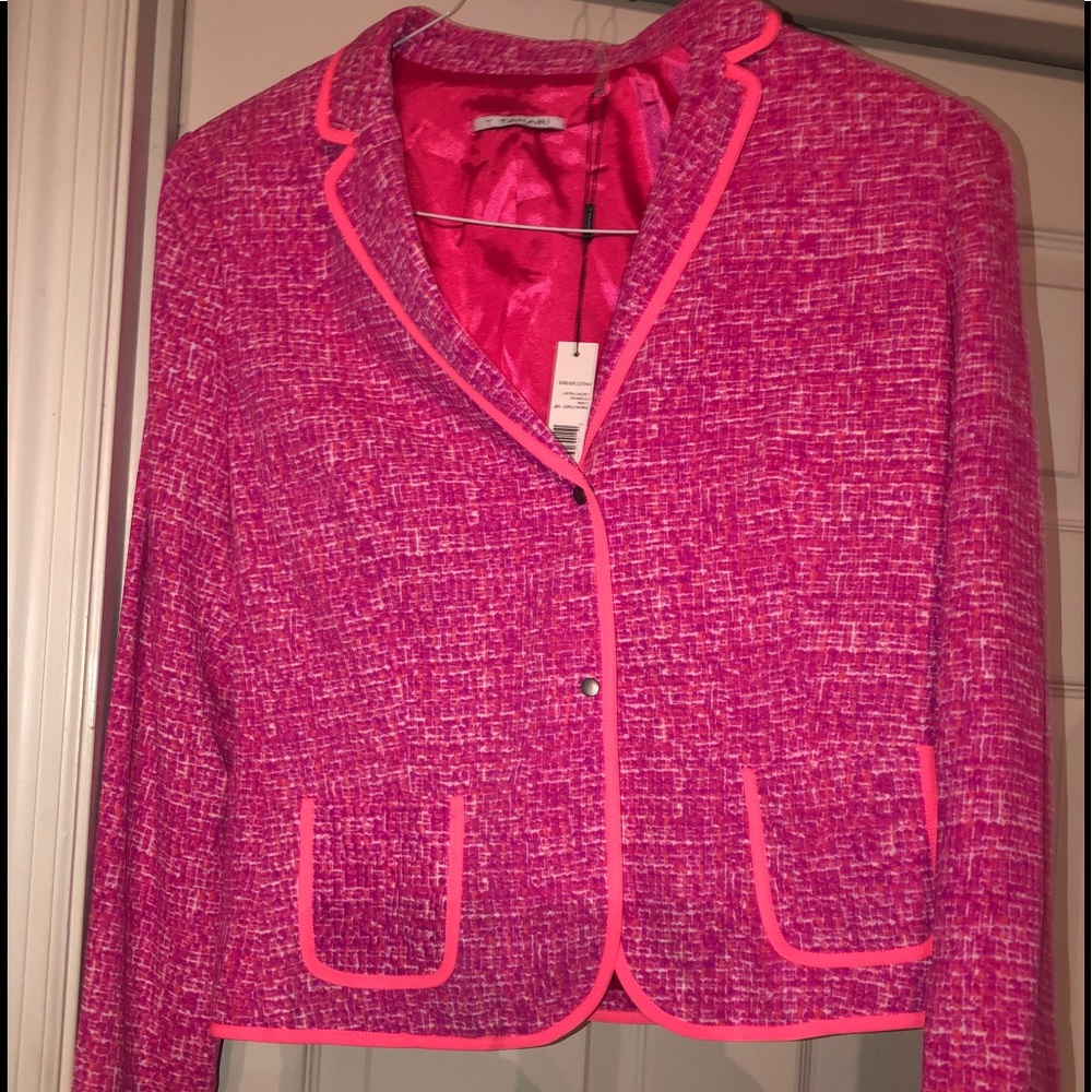 Tahari blazer